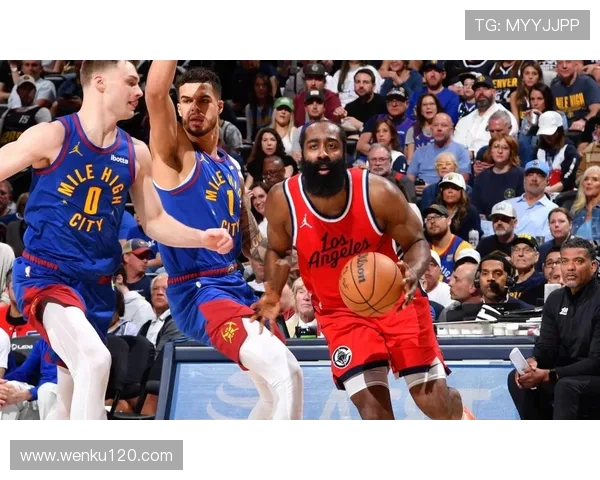 体育资讯平台评论热议：揭示赛事背后深层次影响与球迷心声 - 副本 (3)